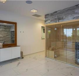 3 bedroom villa with infinity pool in Opatija, sleeps 6